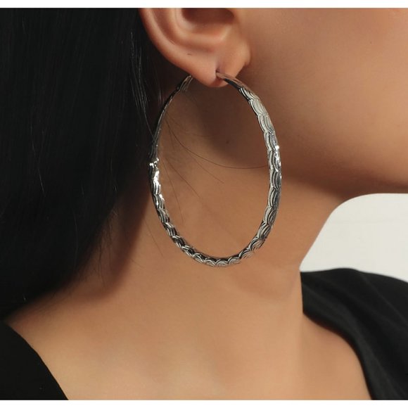 Silver Hoop Earrings Medium Size‎ Detailed Boho classic simple cute pretty - Picture 1 of 2